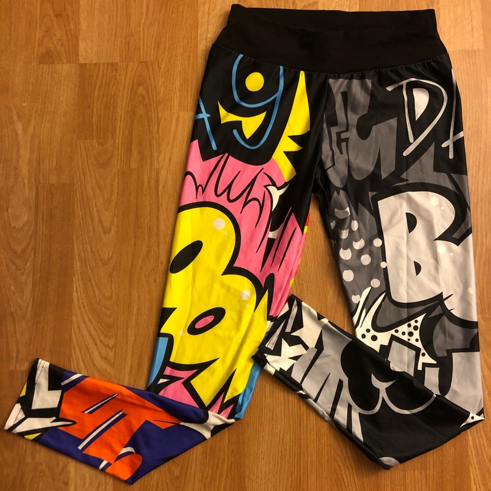Comic print yoga pants size small